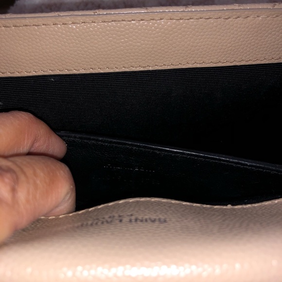 Saint Laurent YSL medium envelope calfskin Cassandra shoulder bag - Picture 9 of 16